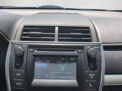 Used 2017 Toyota Camry SE FWD image 11