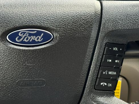 Used 2009 Ford Fusion SEL FWD image 32