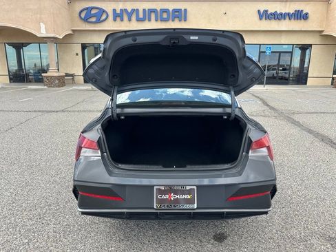 Used 2024 Hyundai Elantra SEL FWD image 26