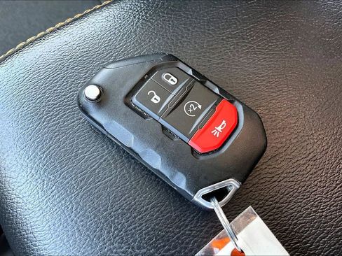 Used 2025 Jeep Wrangler Unlimited Sahara AWD/4WD image 26