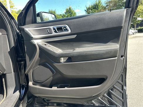 Used 2012 Ford Explorer XLT image 25