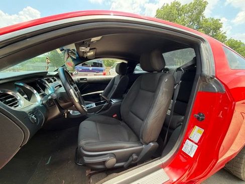 Used 2013 Ford Mustang Coupe RWD image 10