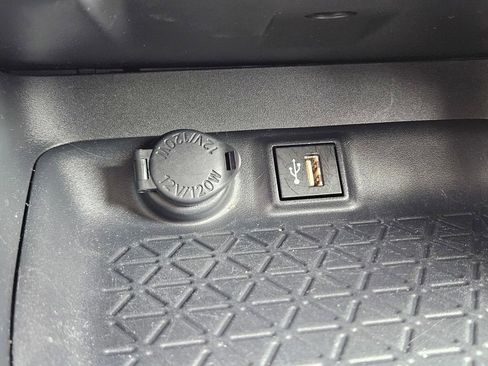 Used 2025 Toyota RAV4 XLE image 22