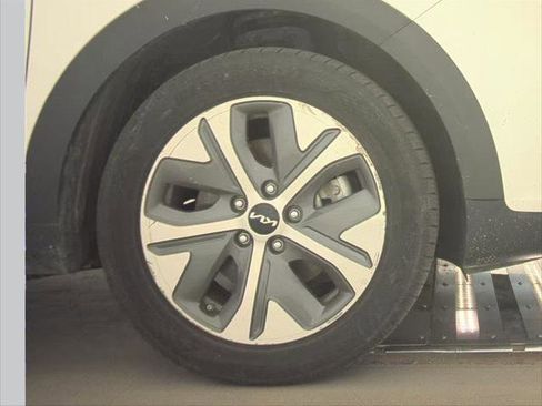 Used 2022 Kia Niro EX w/ Cold Weather Package image 27