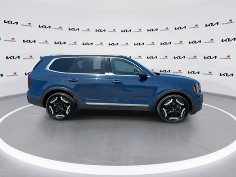 Used 2023 Kia Telluride S w/ S Sunroof Package FWD image 9