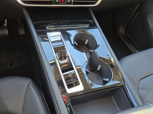 Used 2025 Volkswagen Atlas SE image 22