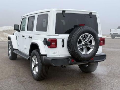 Used 2021 Jeep Wrangler Unlimited Sahara AWD/4WD image 6