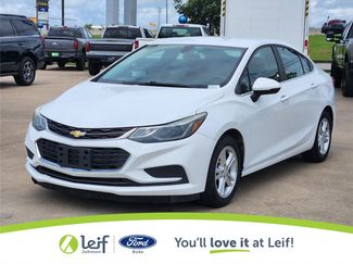 Used 2017 Chevrolet Cruze LT w/ Convenience Package FWD video 3