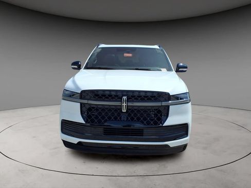 New 2027 Lincoln Navigator Reserve w/ Jet Appearance Package AWD/4WD image 14