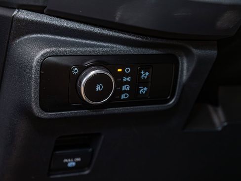 Used 2025 Ford Bronco Badlands image 17