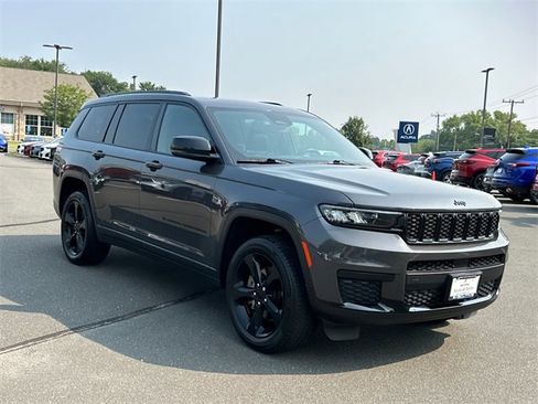 Used 2022 Jeep Grand Cherokee L Laredo image 5