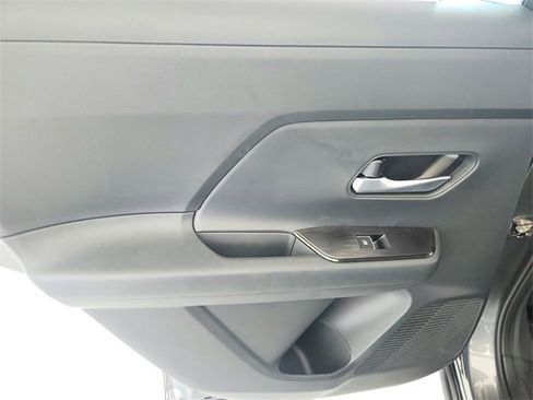 New 2026 Nissan Kicks SR image 32