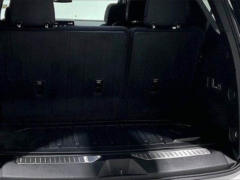 Used 2025 GMC Yukon Denali w/ Sun & Power Step Package image 38