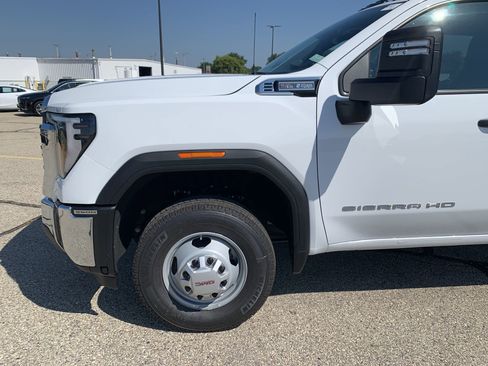 New 2025 GMC Sierra 3500 Pro w/ Convenience Package image 33