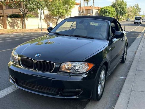 Used 2011 BMW 128i Convertible RWD image 4