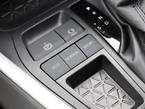 Used 2025 Toyota RAV4 XLE w/ Convenience Package FWD image 24
