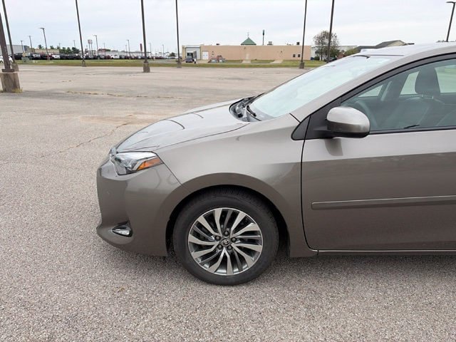 Used 2019 Toyota Corolla XLE w/ Body Protection Package FWD image 9