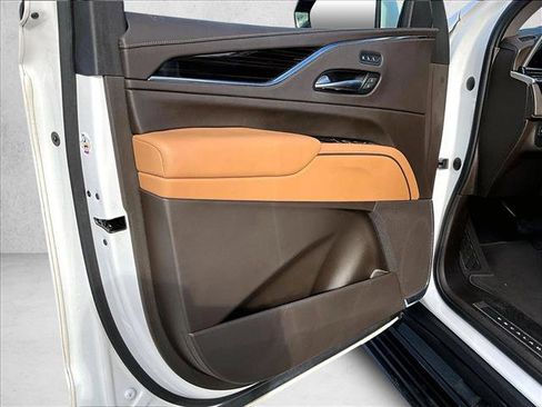 Used 2023 Cadillac Escalade ESV Sport w/ LPO, ONYX Package image 18