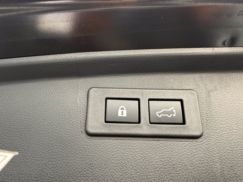 Used 2025 Subaru Outback Premium AWD/4WD image 11