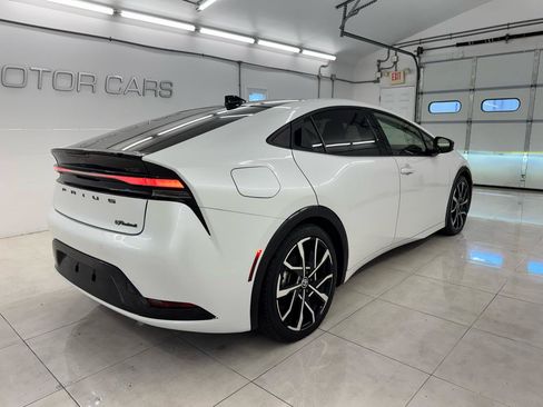 Used 2024 Toyota Prius Prime FWD image 5