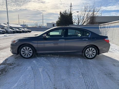 Used 2015 Honda Accord Touring image 2