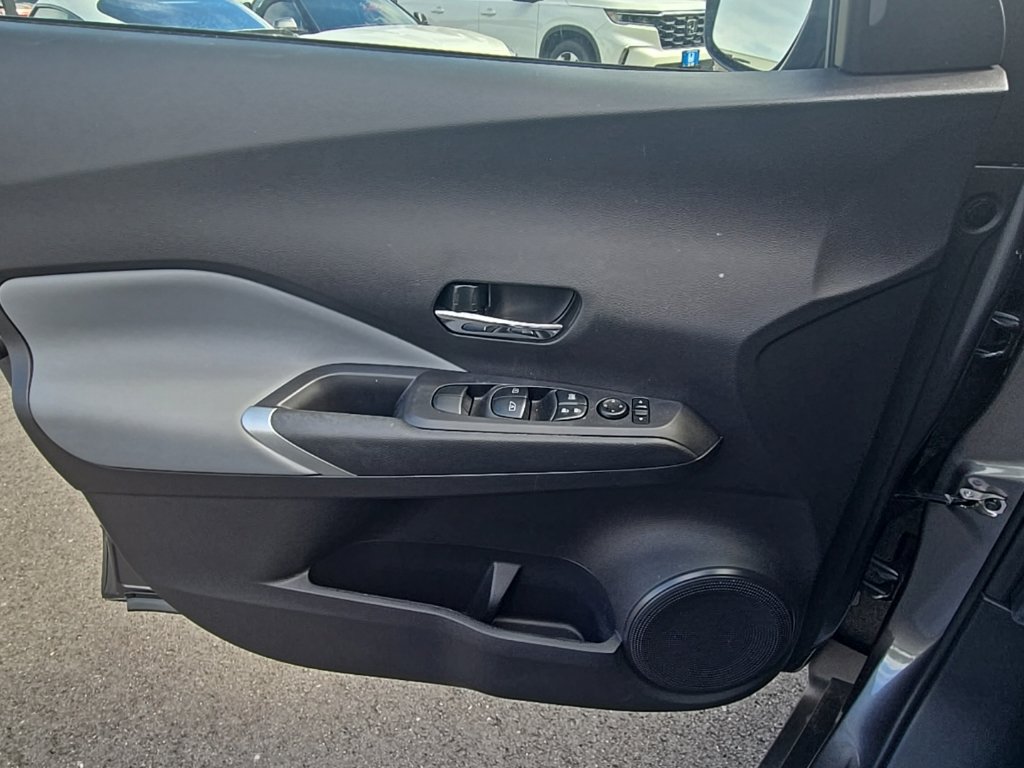 Used 2024 Nissan Kicks SR w/ SR Premium Package FWD image 15