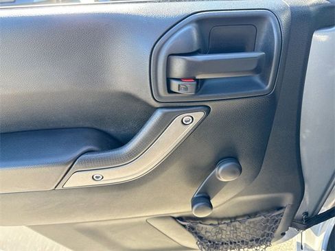 Used 2017 Jeep Wrangler Sport w/ Connectivity Group image 13