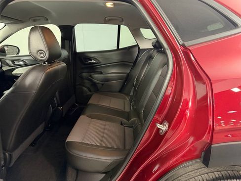 Used 2024 Chevrolet Trax LT w/ Driver Confidence Package FWD image 30