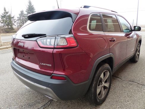 Used 2019 Jeep Cherokee Limited AWD/4WD image 10