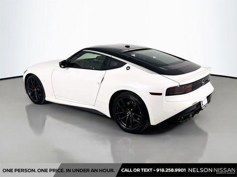 Certified 2025 Nissan Z Performance w/ Floor Mat Package image 7