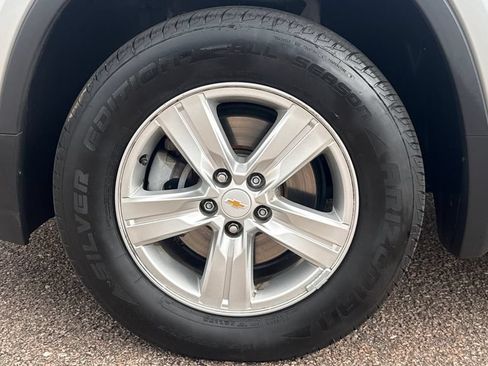 Used 2019 Chevrolet Trax LT w/ LT Convenience Package AWD/4WD image 16