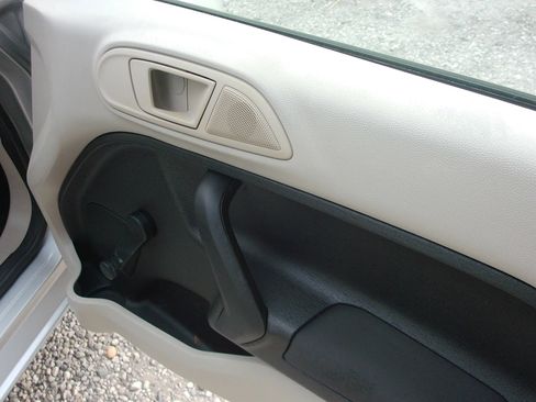 Used 2012 Ford Fiesta S FWD image 35