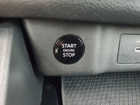 Used 2024 Nissan Rogue SV FWD image 22