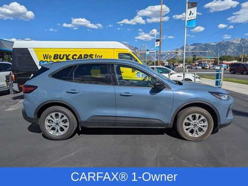 Used 2025 Ford Escape Active AWD/4WD image 2