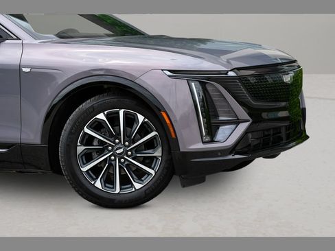 Certified 2024 Cadillac Lyriq Sport AWD/4WD image 10