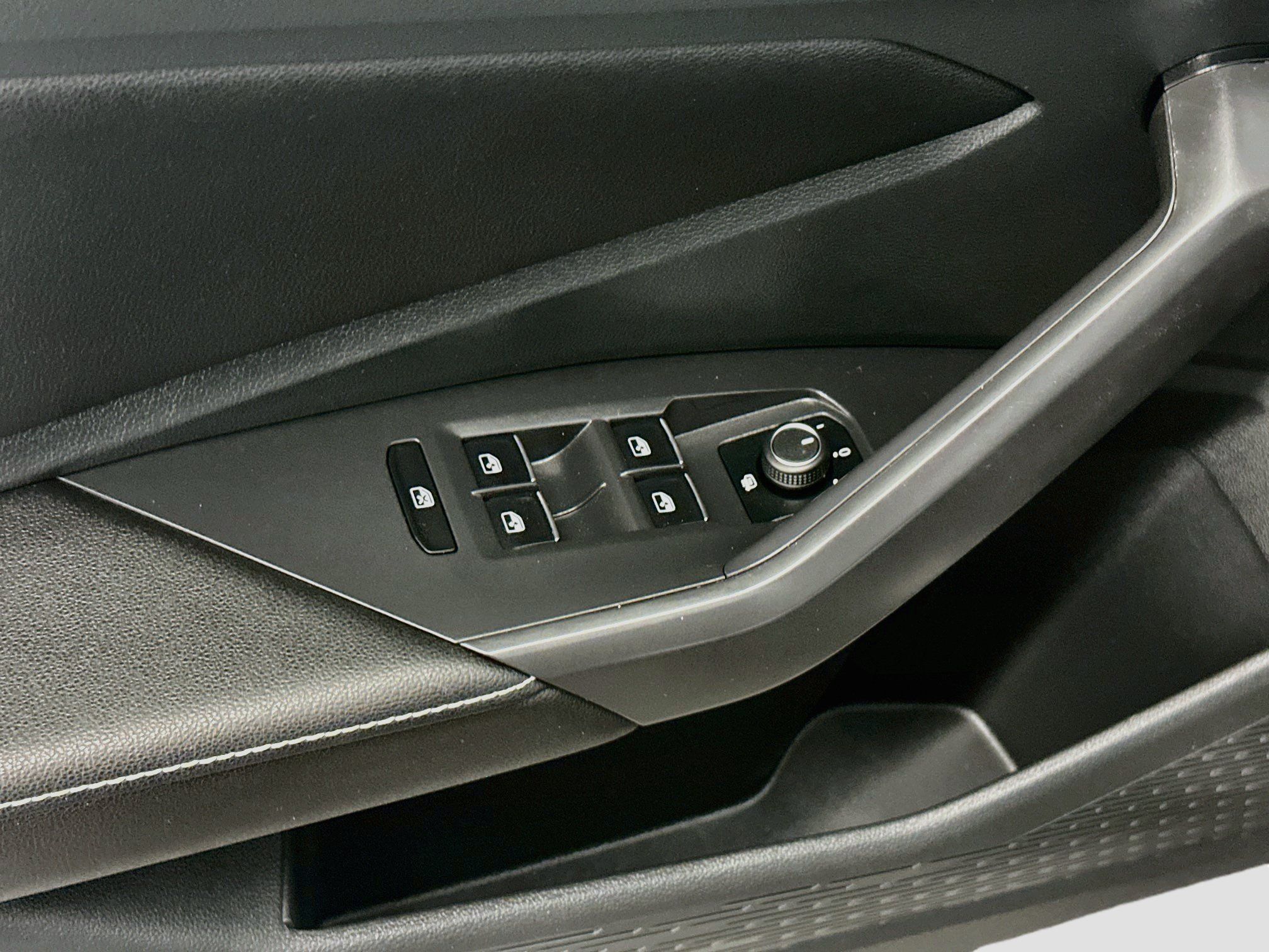 Used 2025 Volkswagen Jetta Sport FWD image 15