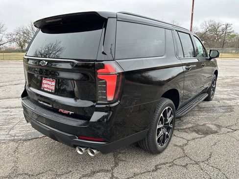 New 2026 Chevrolet Suburban RST w/ RST Capability Package image 4