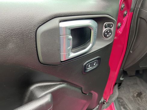 Used 2024 Jeep Wrangler Unlimited Sport AWD/4WD image 25