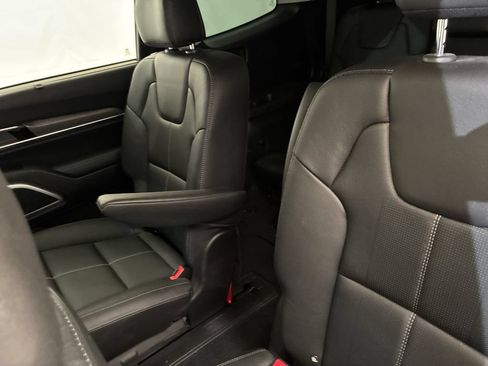 Used 2021 Kia Telluride EX w/ EX Premium Package AWD/4WD image 9