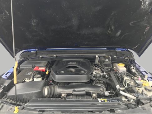 Used 2019 Jeep Wrangler Unlimited Rubicon AWD/4WD image 9