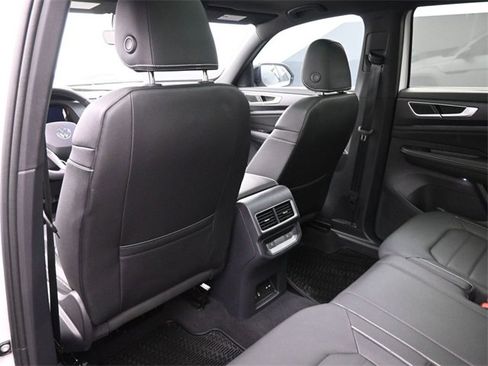 New 2025 Volkswagen Atlas Cross Sport SEL R-Line image 12