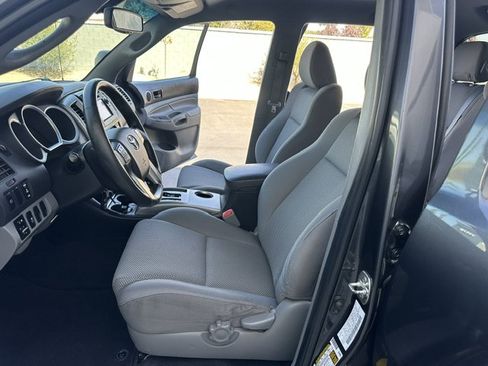 Used 2013 Toyota Tacoma PreRunner w/ TRD Sport Pkg RWD image 20