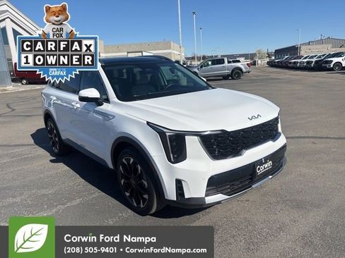 Used 2025 Kia Sorento EX w/ Panoramic Sunroof Package image 3