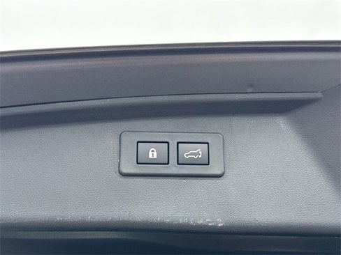 Used 2025 Subaru Outback Premium image 16