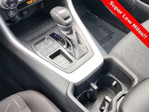 Used 2022 Toyota RAV4 XLE image 16