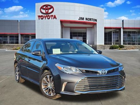 Used 2018 Toyota Avalon XLE FWD image 1