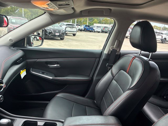Used 2024 Nissan Sentra SR w/ SR Premium Package FWD image 17