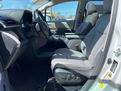 Certified 2023 Toyota Sienna XLE w/ XLE Plus Package image 15