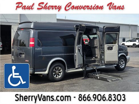 Used 2014 GMC Savana 2500 Extended RWD image 1