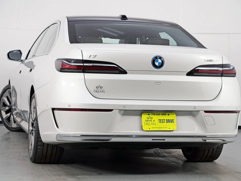 Used 2023 BMW i7 xDrive60 AWD/4WD image 69